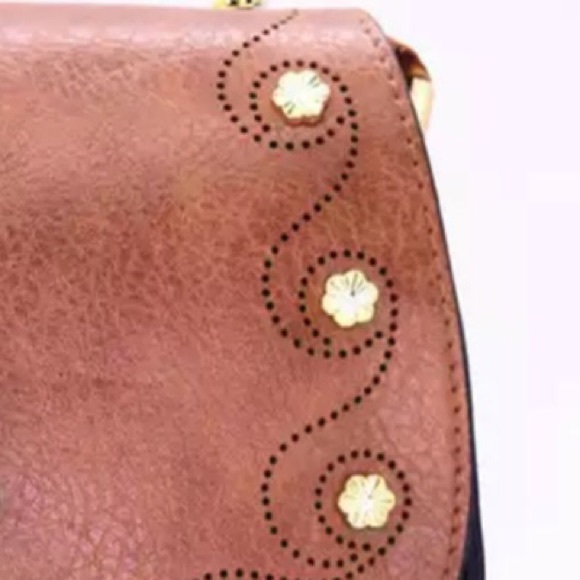 Boho Vintage tooled tassel Concho Bag - Picture 4 of 9